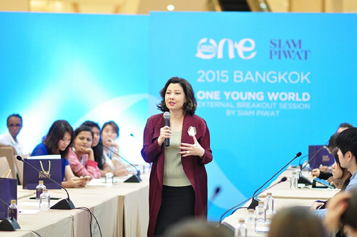 สยามพิวรรธน์ ตอกย้ำภาพลักษณ์ “ผู้นำความคิดสร้างสรรค์ที่ล้ำสมัย” ต่อยอด One Young World 2015  ดึง 5 เด็กไทยจากเวทีประชุมผู้นำรุ่นใหม่โลก