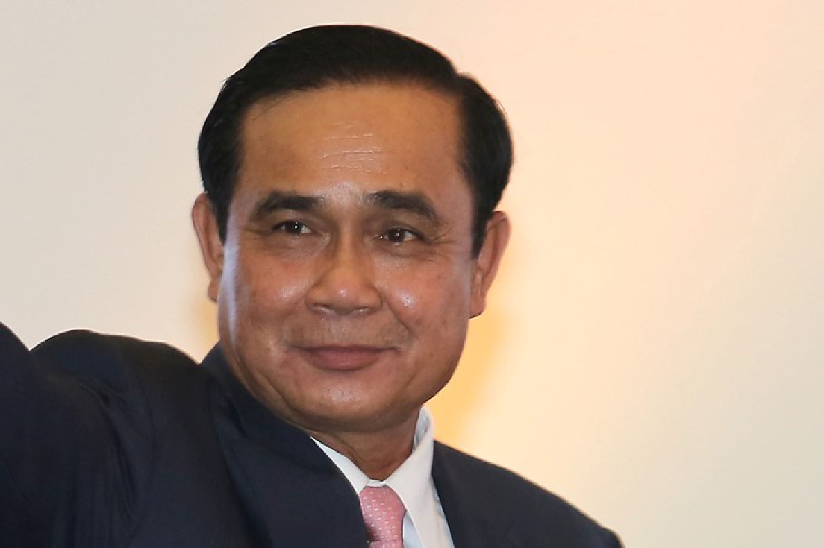 นายกฯขอบใจนศ.รามฯให้กำลังใจบริหารประเทศ นายกฯขอบใจนศ.รามฯให้กำลังใจบริหารประเทศ