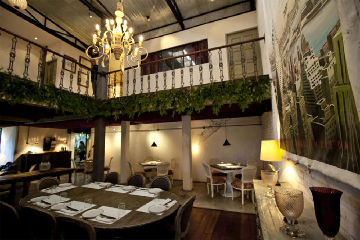 อิ่มอารมณ์ชิกๆ ควินซ์ อีทเทอรี่ & บาร์