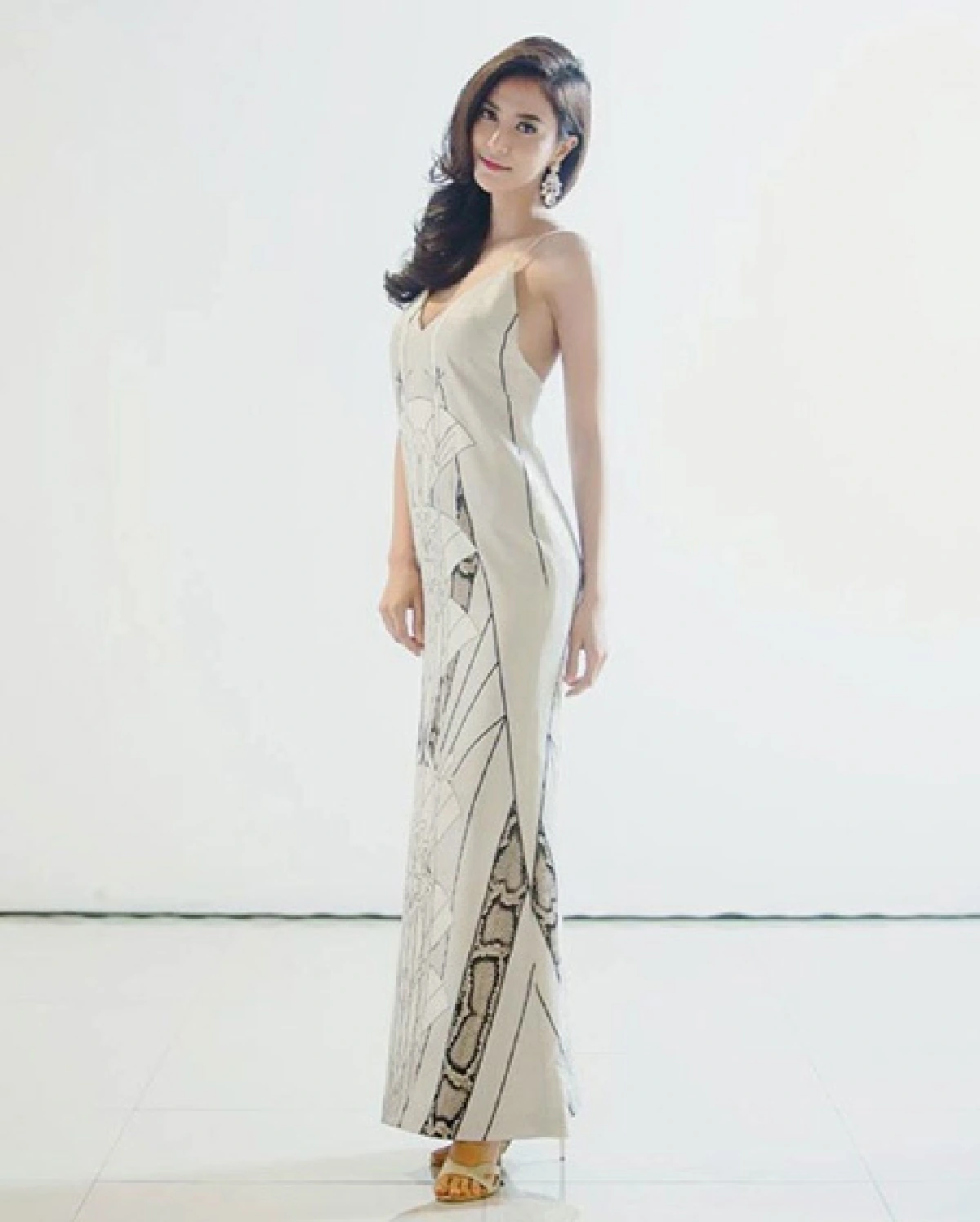 สวยออร่าเเรง! น้ำหวาน ประเดิมบทนางเอกละคร"ปะการังสีดำ"