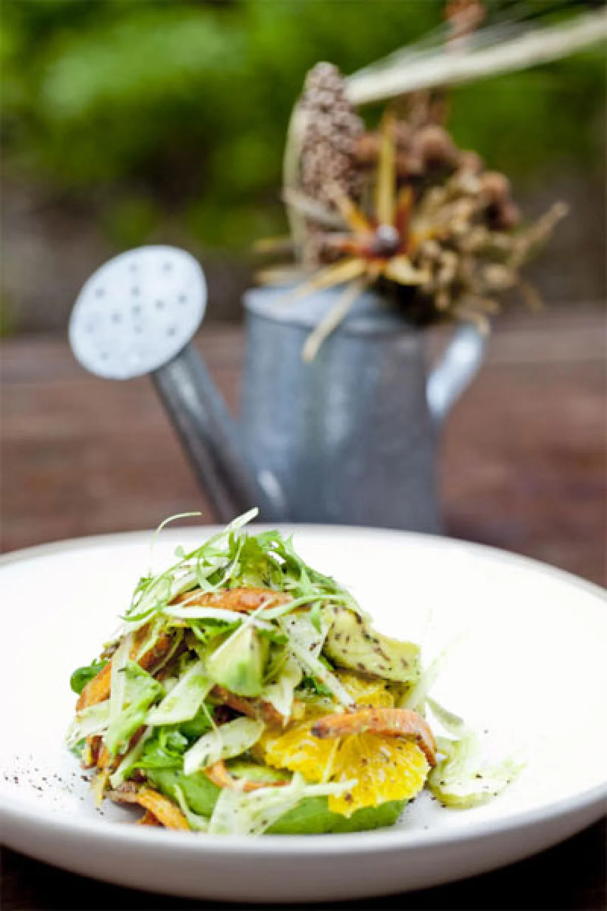 อิ่มอารมณ์ชิกๆ ควินซ์ อีทเทอรี่ & บาร์