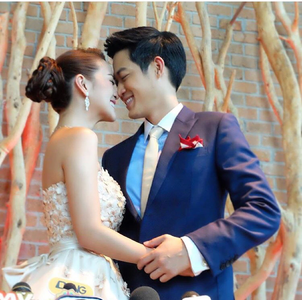 หวานหยด! ตู่ ภพธร-นุช ควงคู่ฉลองวิวาห์ชื่นมื่น