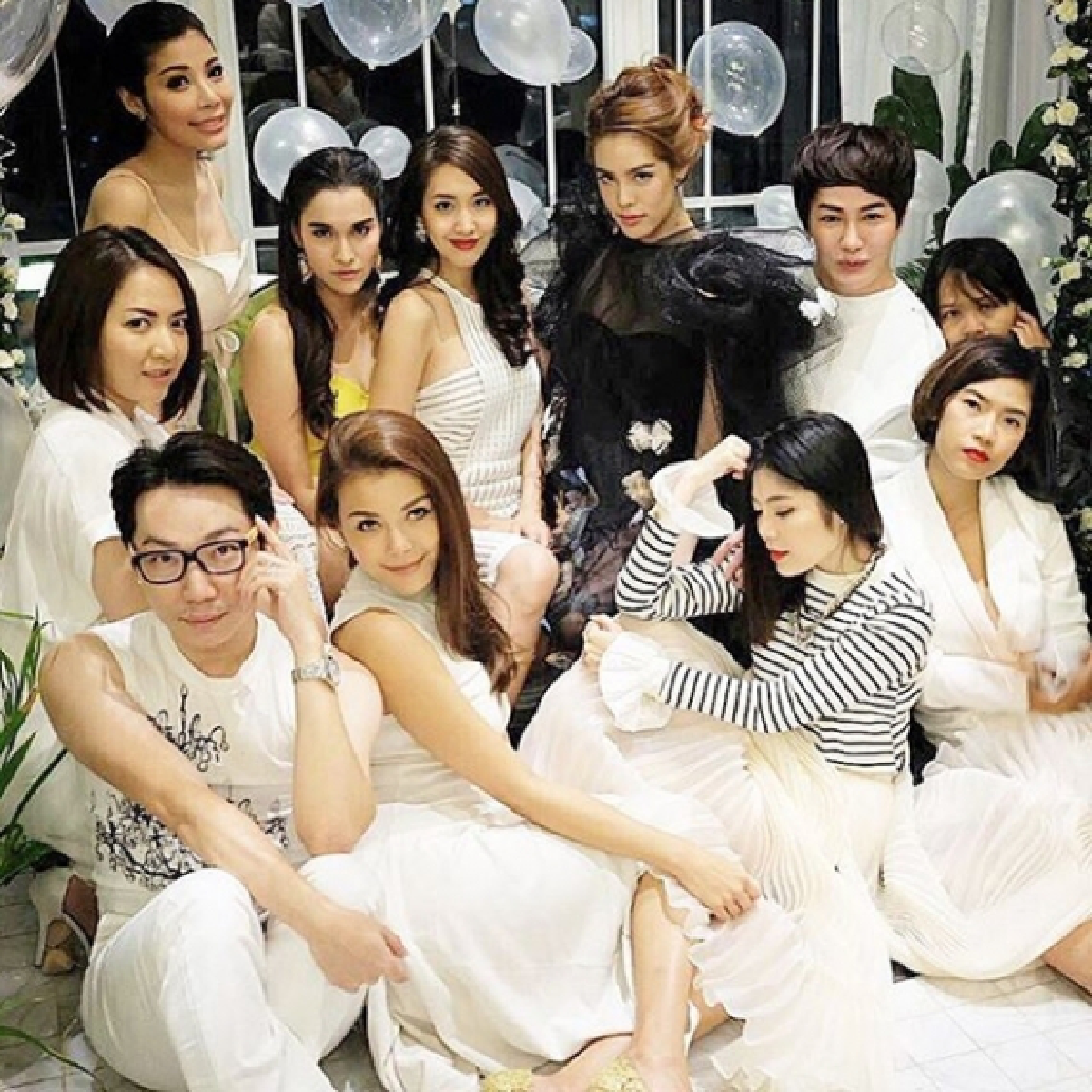 หวานจัดหนัก! ไฮโซขุนพล จุ๊บแก้ม เกรซ กลางงานวันเกิด