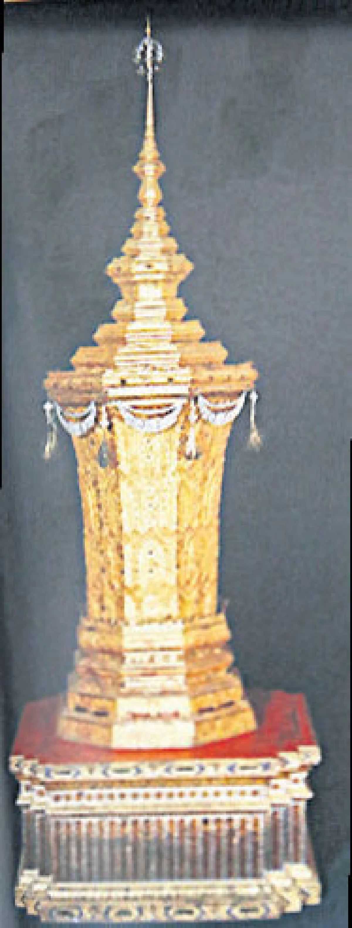 เรียงร้อยบูชาพระสังฆราช คู่องค์นวมินทร์