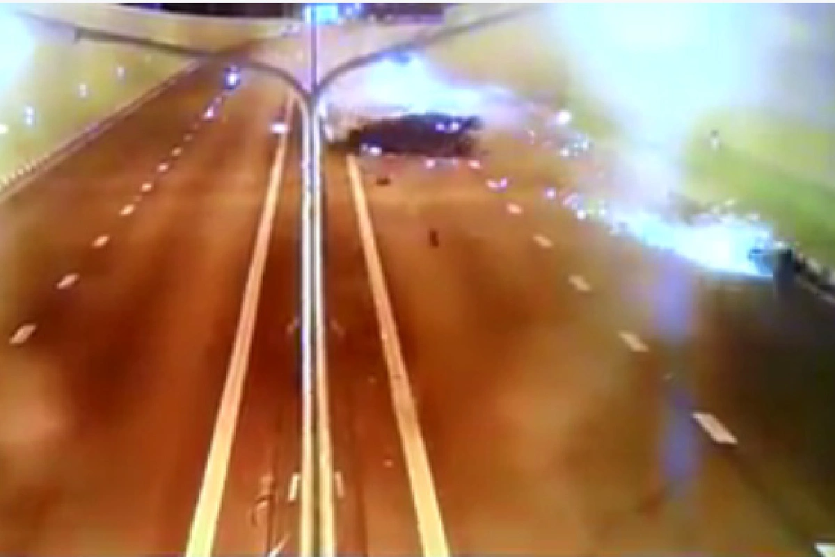 คลิปนาทีระทึกรถเสียหลักชนอุโมงค์ที่เชียงใหม่