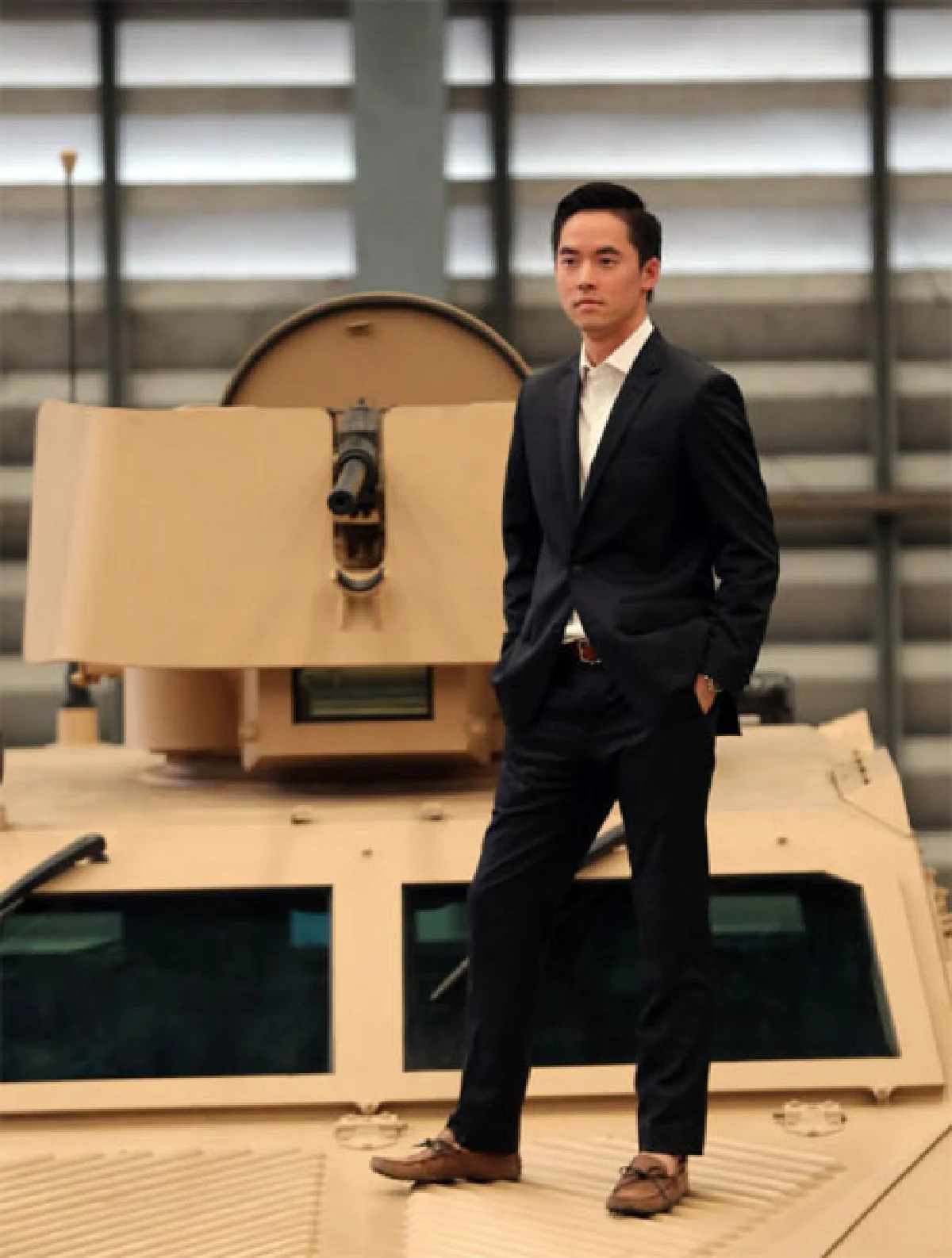 นักบริหารหนุ่มบริษัทพัฒนาออกแบบและผลิตรถถังโดยคนไทย กฤต กุลหิรัญ