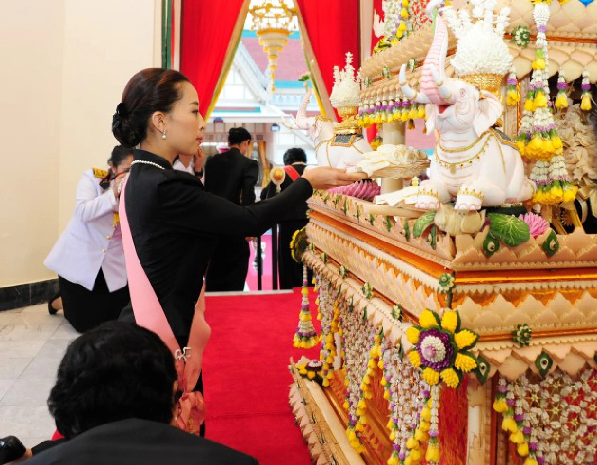 สมเด็จพระบรมฯเสด็จฯพระราชทานเพลิงพระศพสมเด็จพระสังฆราช