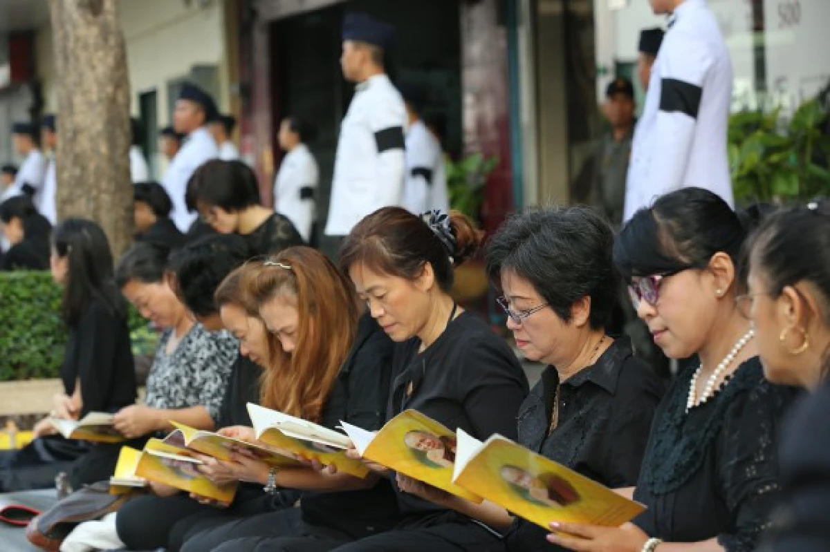 เคลื่อนขบวนพระศพพระสังฆราชสู่พระเมรุวัดเทพศิรินทร์ฯ
