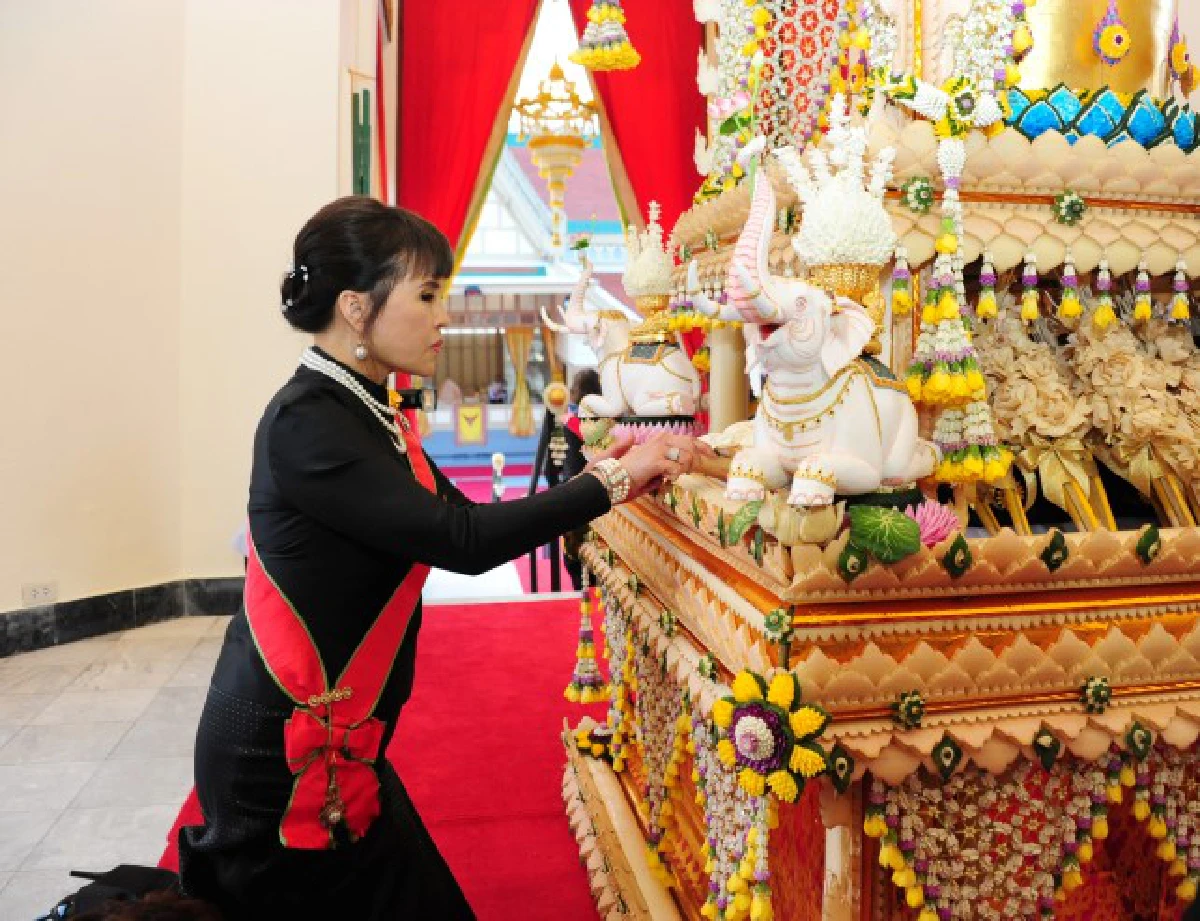 สมเด็จพระบรมฯเสด็จฯพระราชทานเพลิงพระศพสมเด็จพระสังฆราช