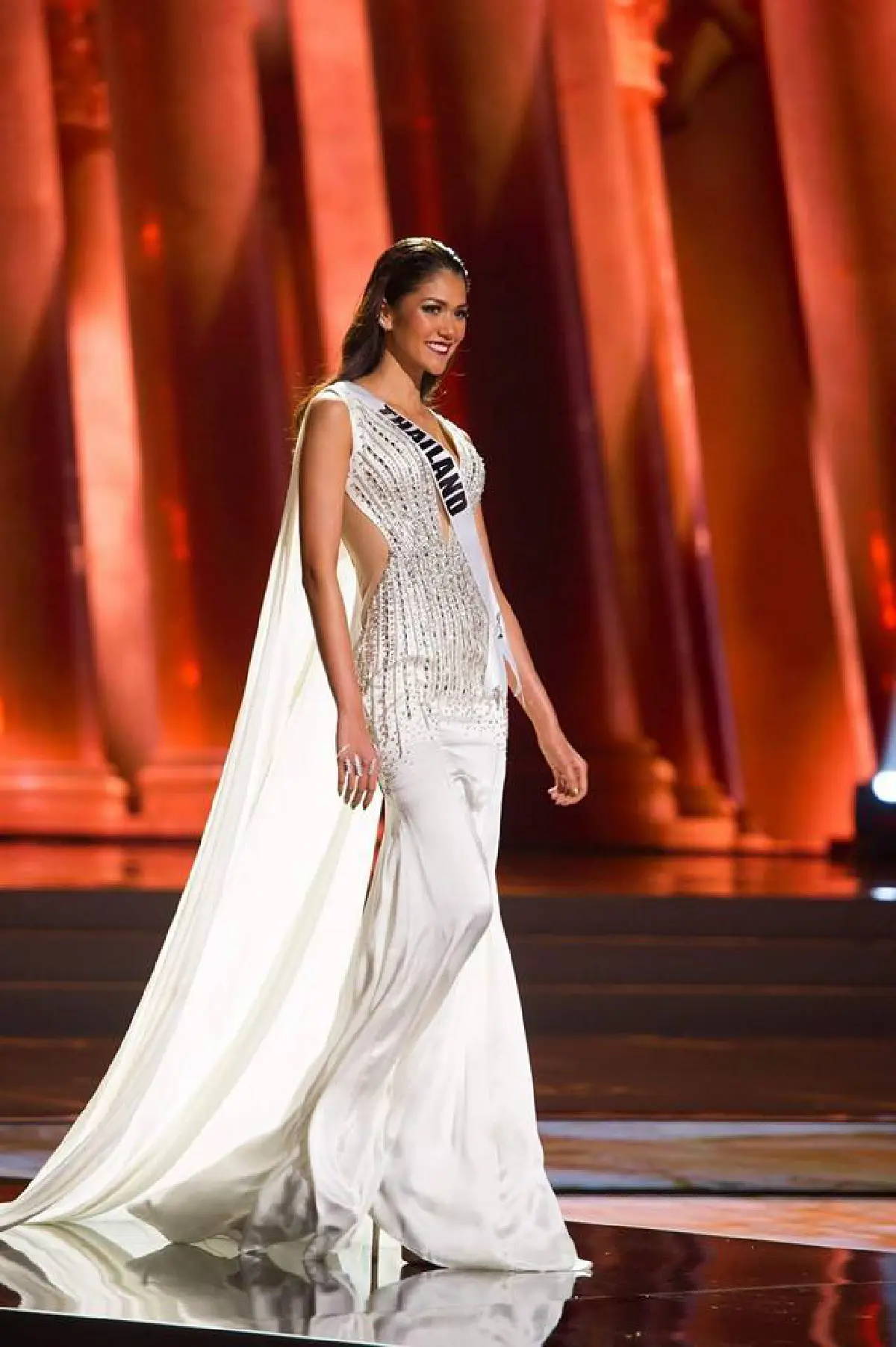 ปังมาก! แนท อนิพรณ์ ประชันสวยเวที MU รอบพรีลิม(มีคลิป)