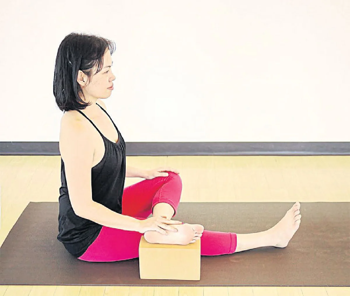 ท่า Square Hip โดยใช้ Yoga Block (ตอนที่ 2/4)