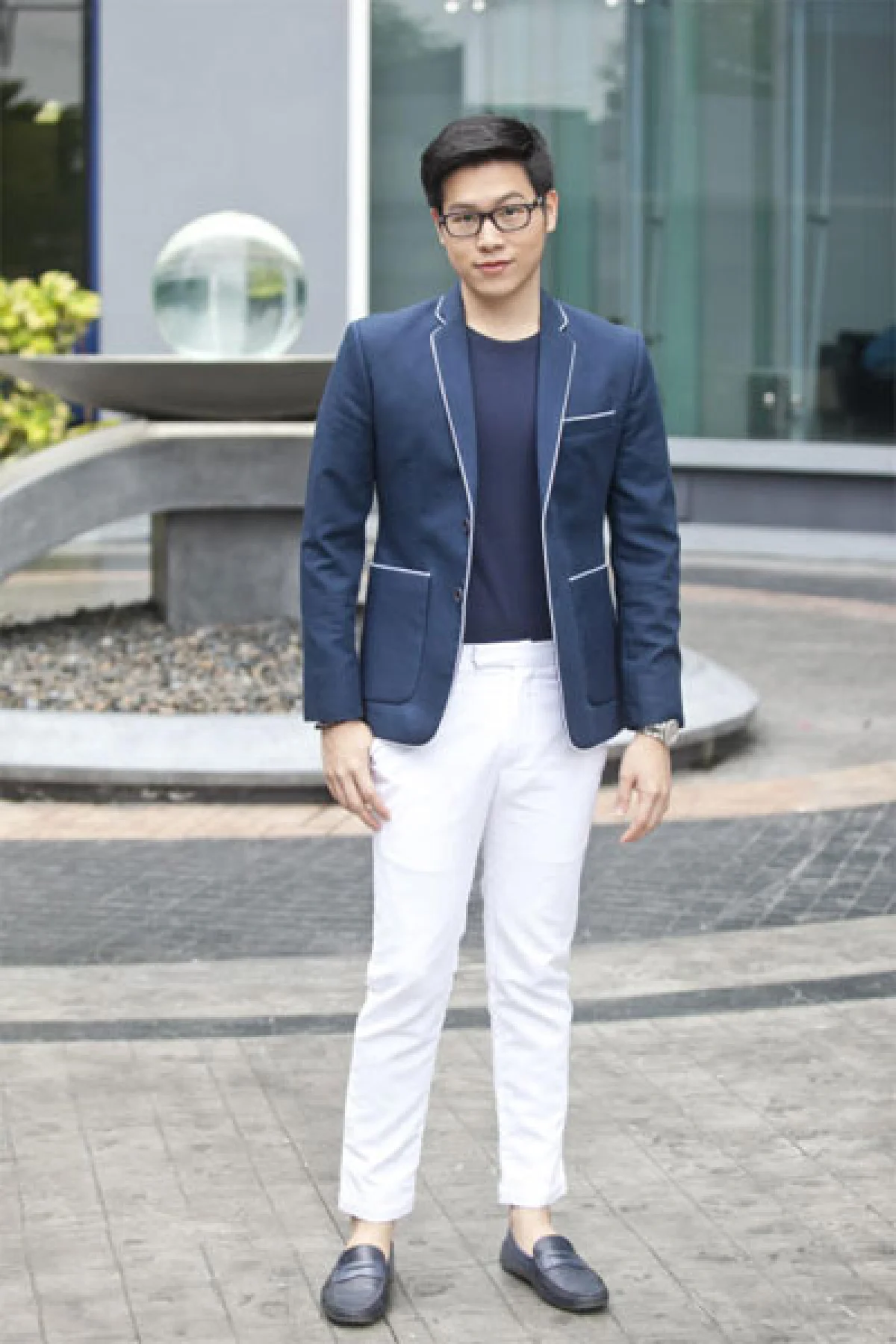 หนุ่มนักการตลาดหน้าหยก สันติ วจนพานิช