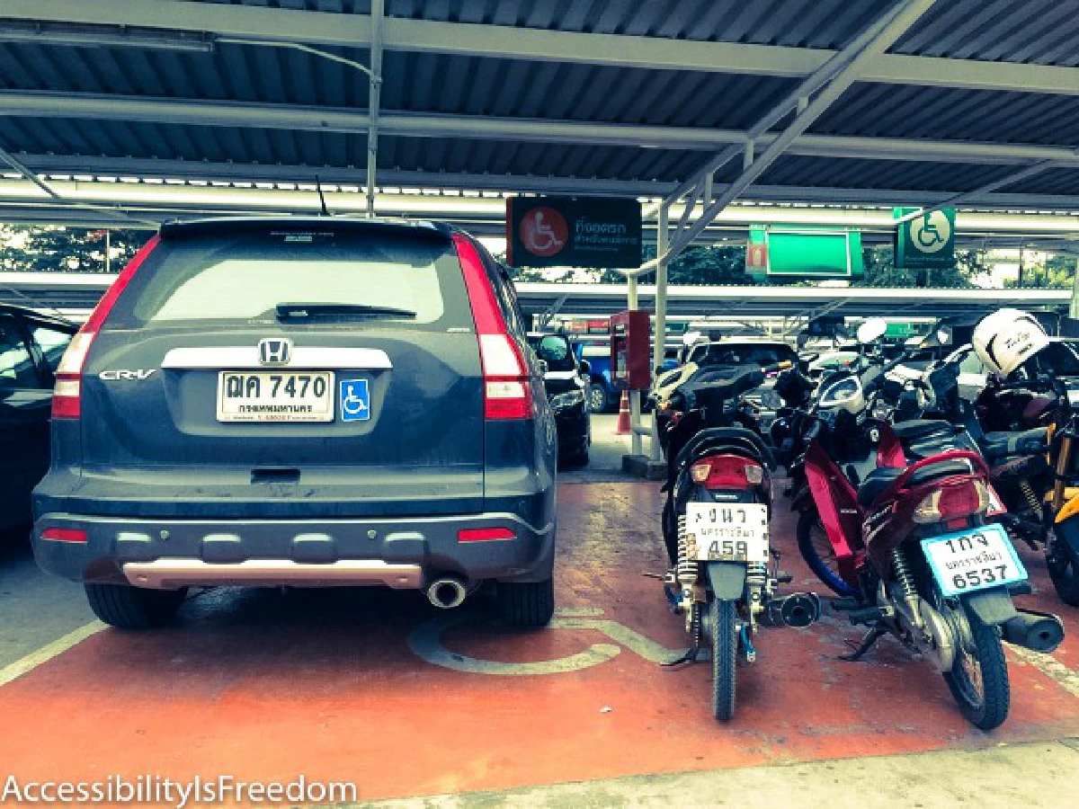 "กรุณาอย่าแย่งที่จอดรถคนพิการ!" มานิตย์ อินทร์พิมพ์ นักรณรงค์เพื่อสิทธิผู้พิการ