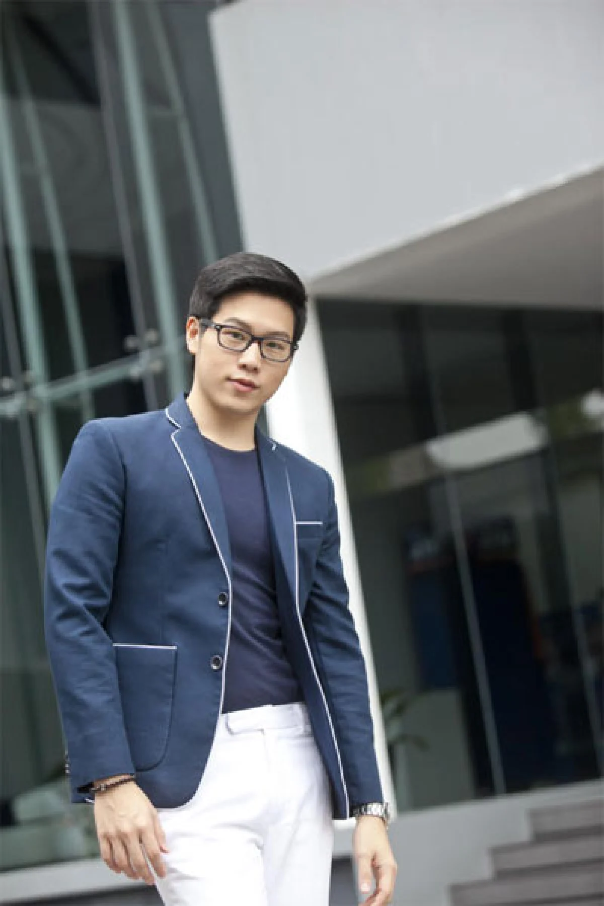 หนุ่มนักการตลาดหน้าหยก สันติ วจนพานิช