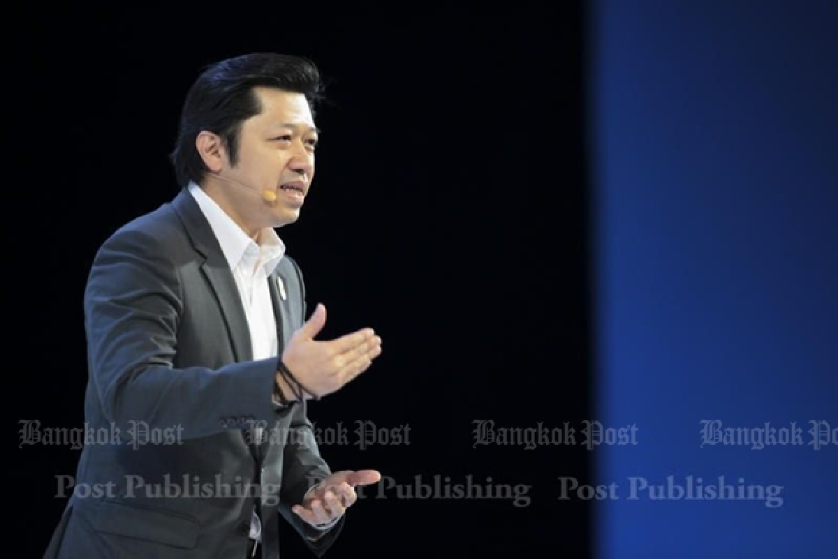 True, Jasmine defend 4G bids as share prices fall (Updated)