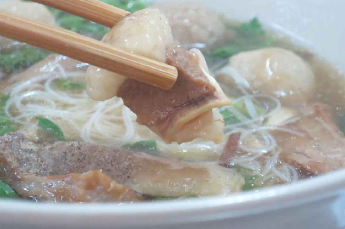 ‘เนื้อตุ๋นเจ้าใหม่’ รสข้นโดนใจในซอยสุขุมวิท 46 ‘เนื้อตุ๋นเจ้าใหม่’ รสข้นโดนใจในซอยสุขุมวิท 46