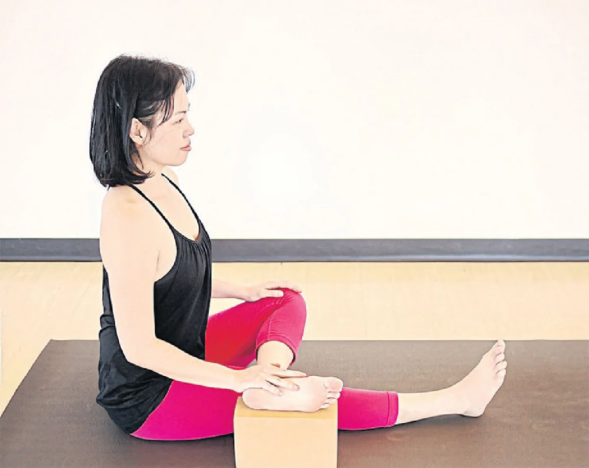 ท่า Square Hip โดยใช้ Yoga Block (ตอนที่ 3/4)