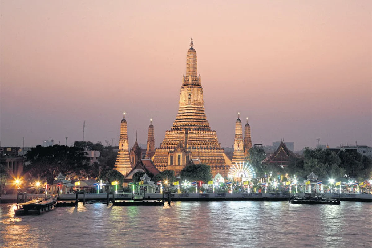 นับถอยหลังสู่ปีใหม่ 2 สไตล์ตามชอบ