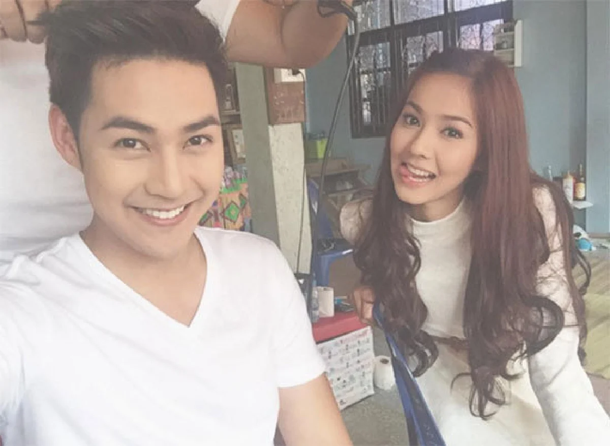 แอมป์ โต้ข่าวกิ๊ก พีพี พัชญา ยันไม่ใช่พี่น้องท้องชนกัน