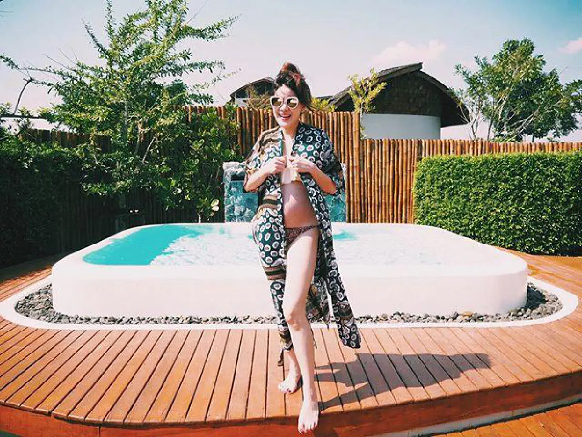 เป๊ะได้อีก! แนน ปิยะดา นุ่งบิกินี่อวดท้องโต 7 เดือน