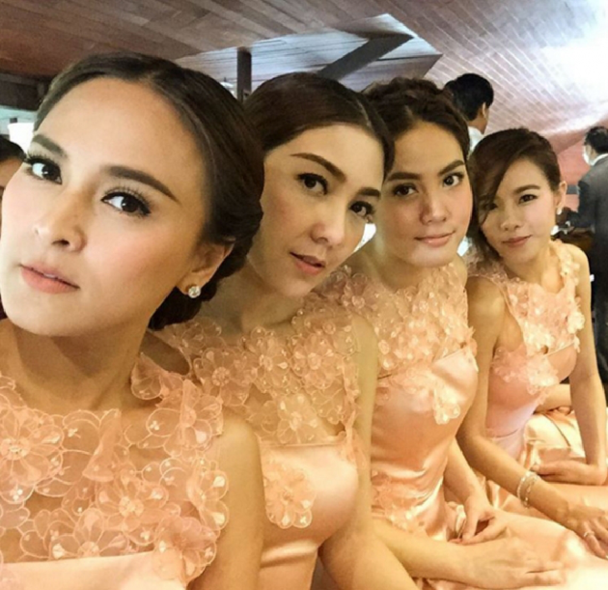 สละโสด! เจนสุดา ควง ไฮโซพอล เข้าพิธีวิวาห์ชื่นมื่น