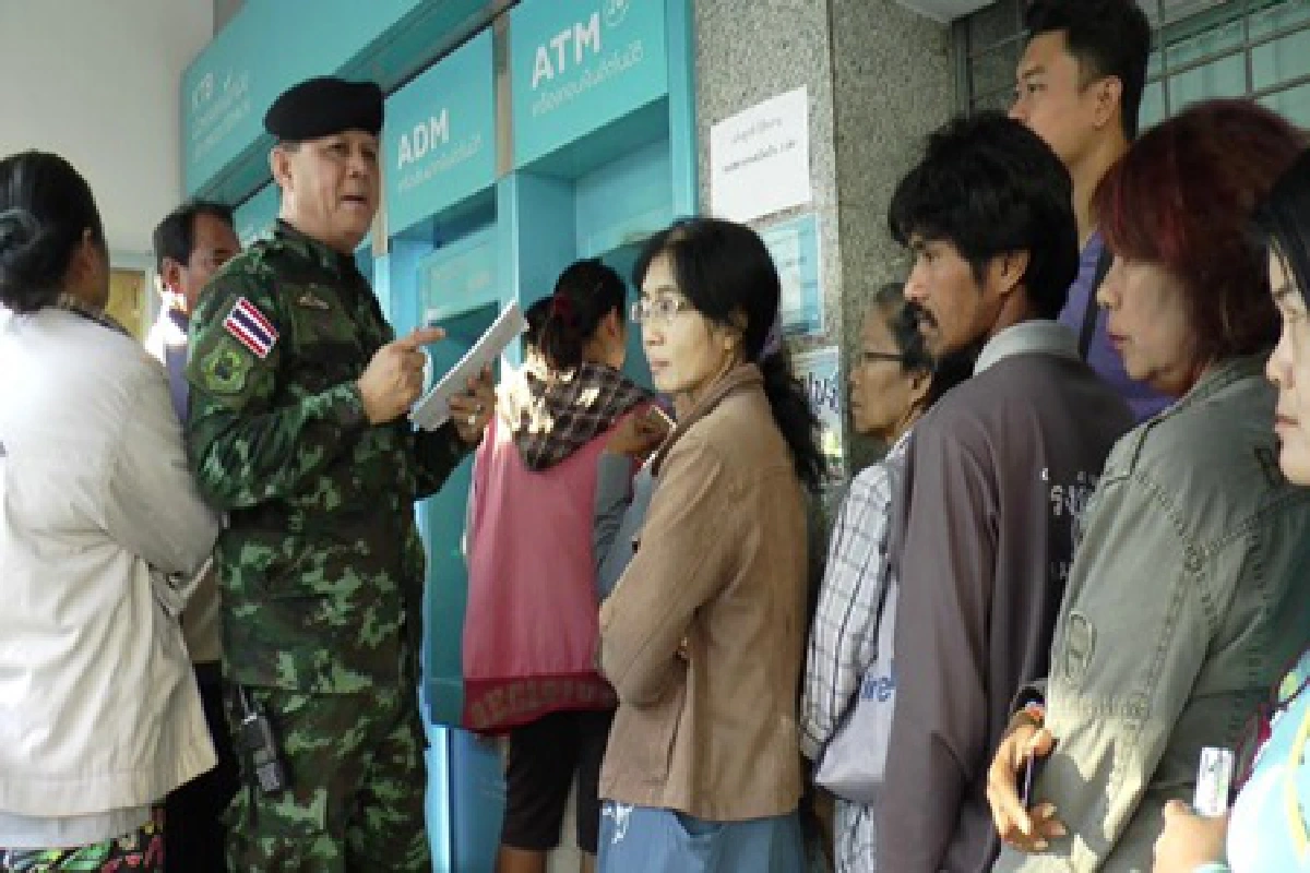 น้ำตาผู้ค้ารายย่อยพลาดหวังหลังนอนเฝ้ารอจองหวย
