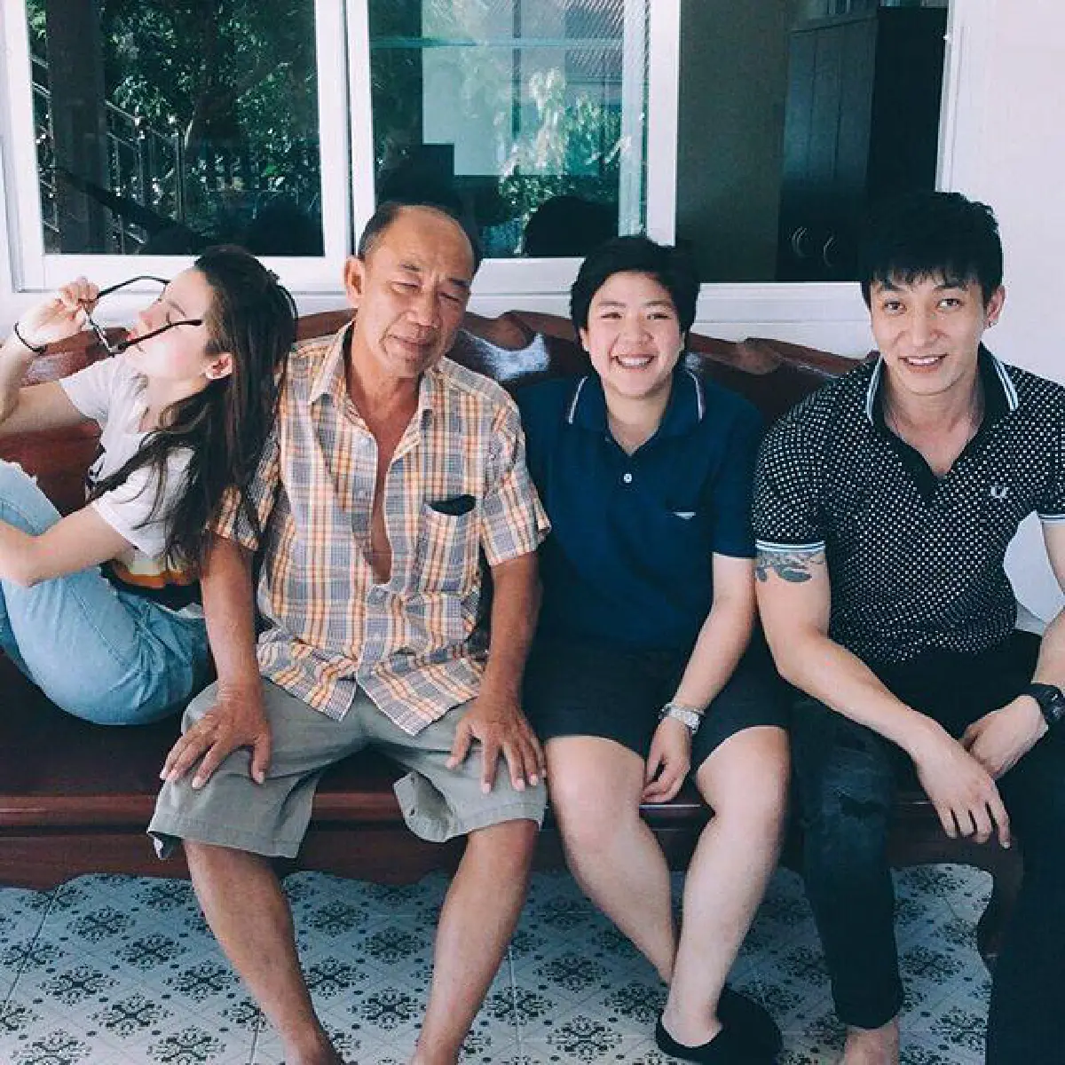 ซึ้งปนฮา! ดีเจต้นหอม เผยภาพครอบครัวเมื่อ 30 ปีที่แล้ว