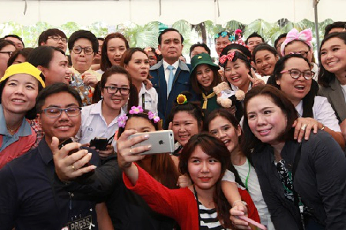 ทำเนียบคึกคัก "บิ๊กตู่"ร่วมงานเลี้ยงปีใหม่