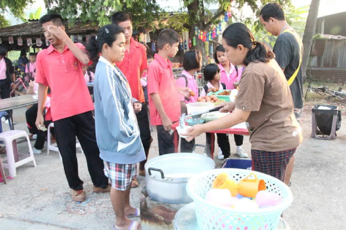 โจ๊กลุงหน่อง ขวัญใจคนรายได้น้อย