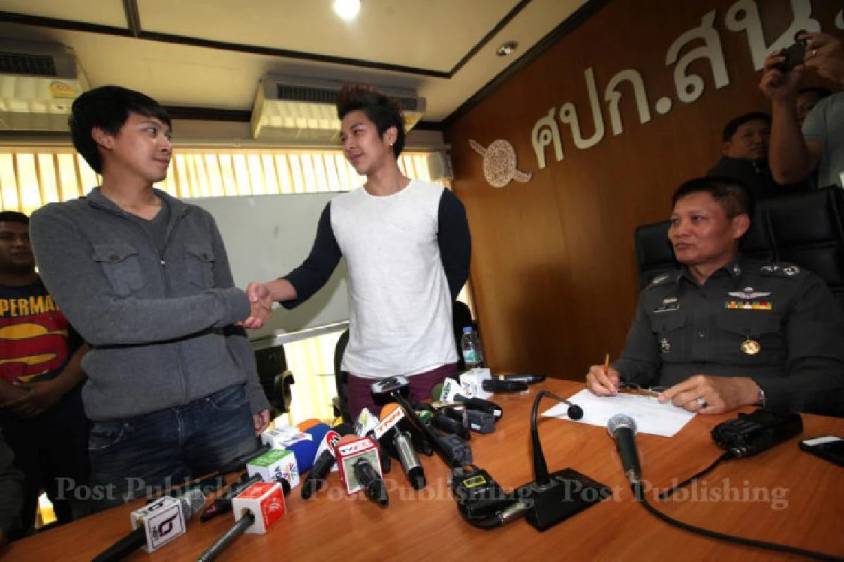 แจ้งข้อหาทั้งคู่ "ดีเจเก่ง-หนุ่มยาริส" หลังตรวจภาพวงจรปิดพบเก๋งแซงที่คับขัน