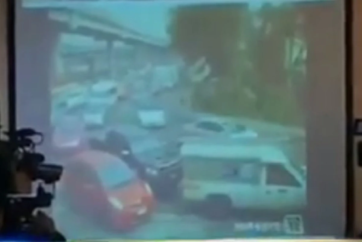 แจ้งข้อหาทั้งคู่ "ดีเจเก่ง-หนุ่มยาริส" หลังตรวจภาพวงจรปิดพบเก๋งแซงที่คับขัน