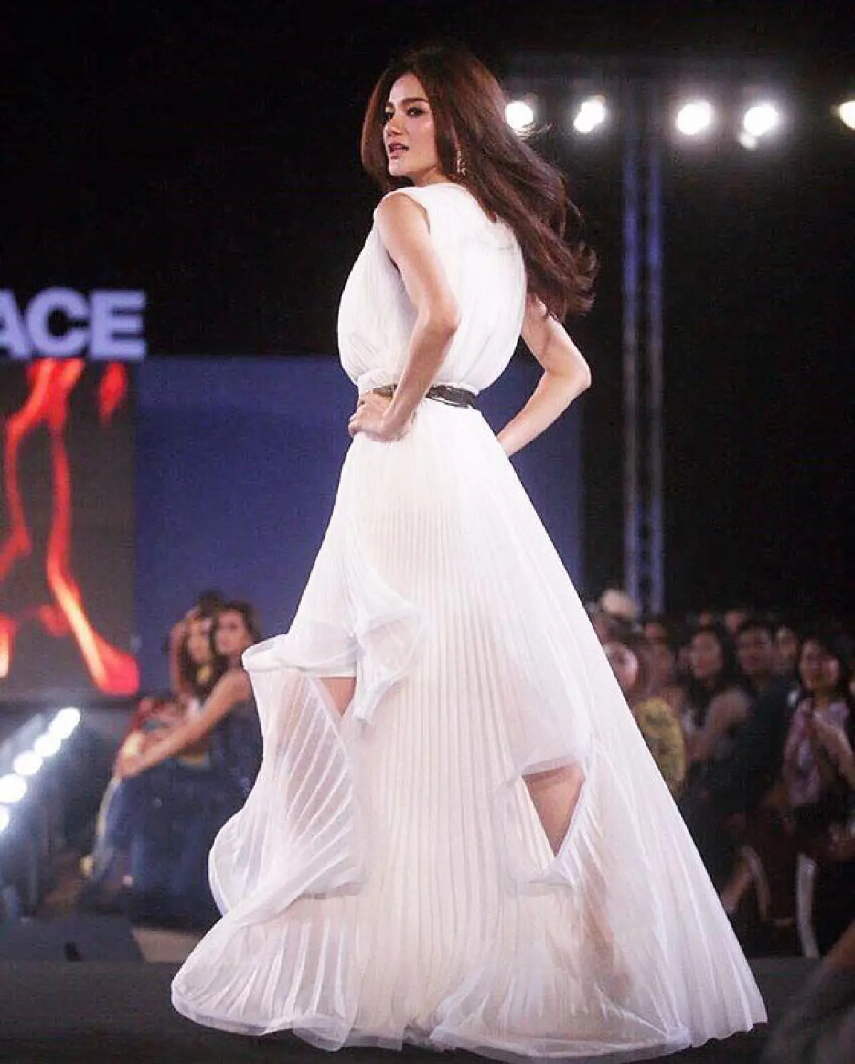 แม่กวาง เดอะเฟซ เจอดราม่า! แคปชั่นไอจีอวยลูกเกินไป