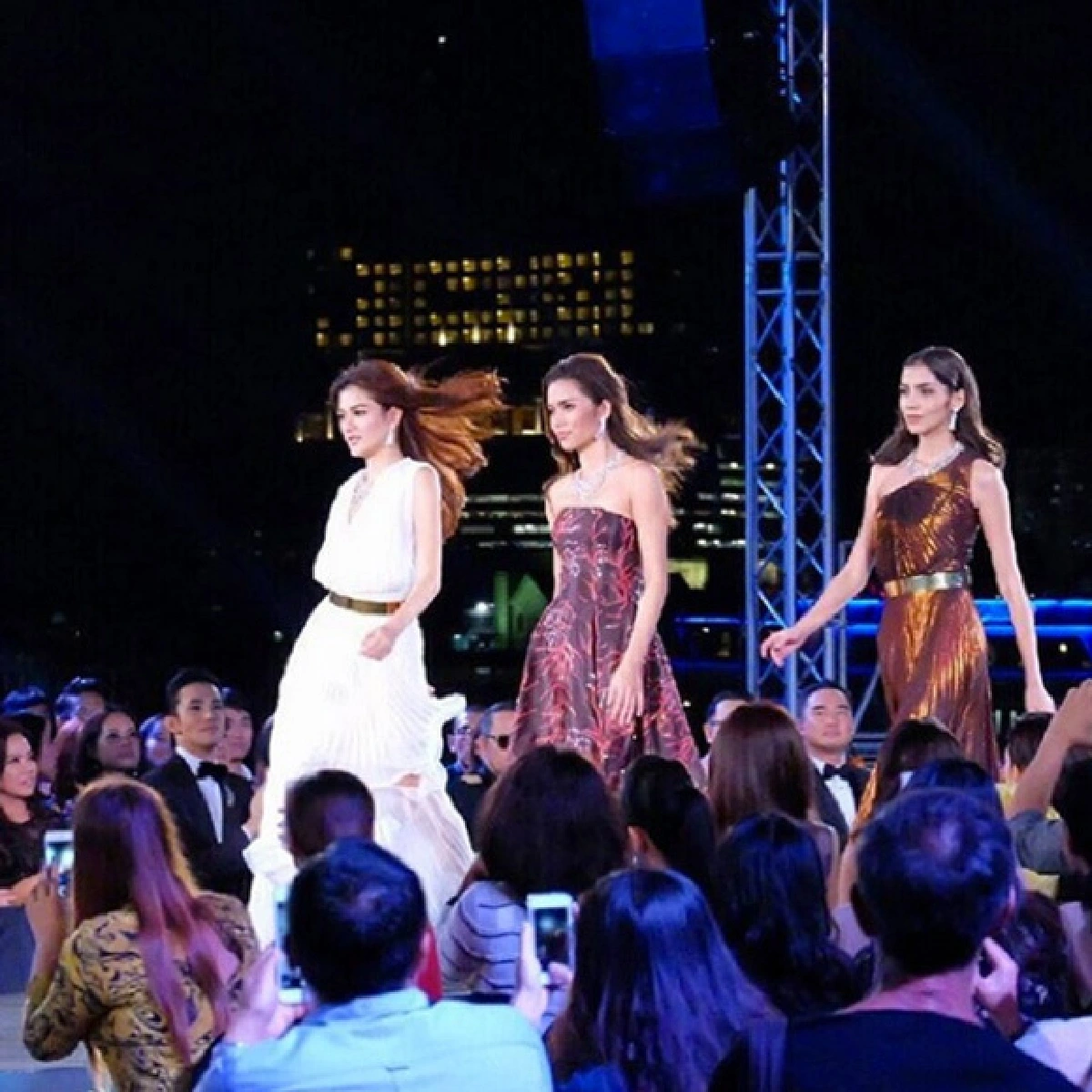 แม่กวาง เดอะเฟซ เจอดราม่า! แคปชั่นไอจีอวยลูกเกินไป