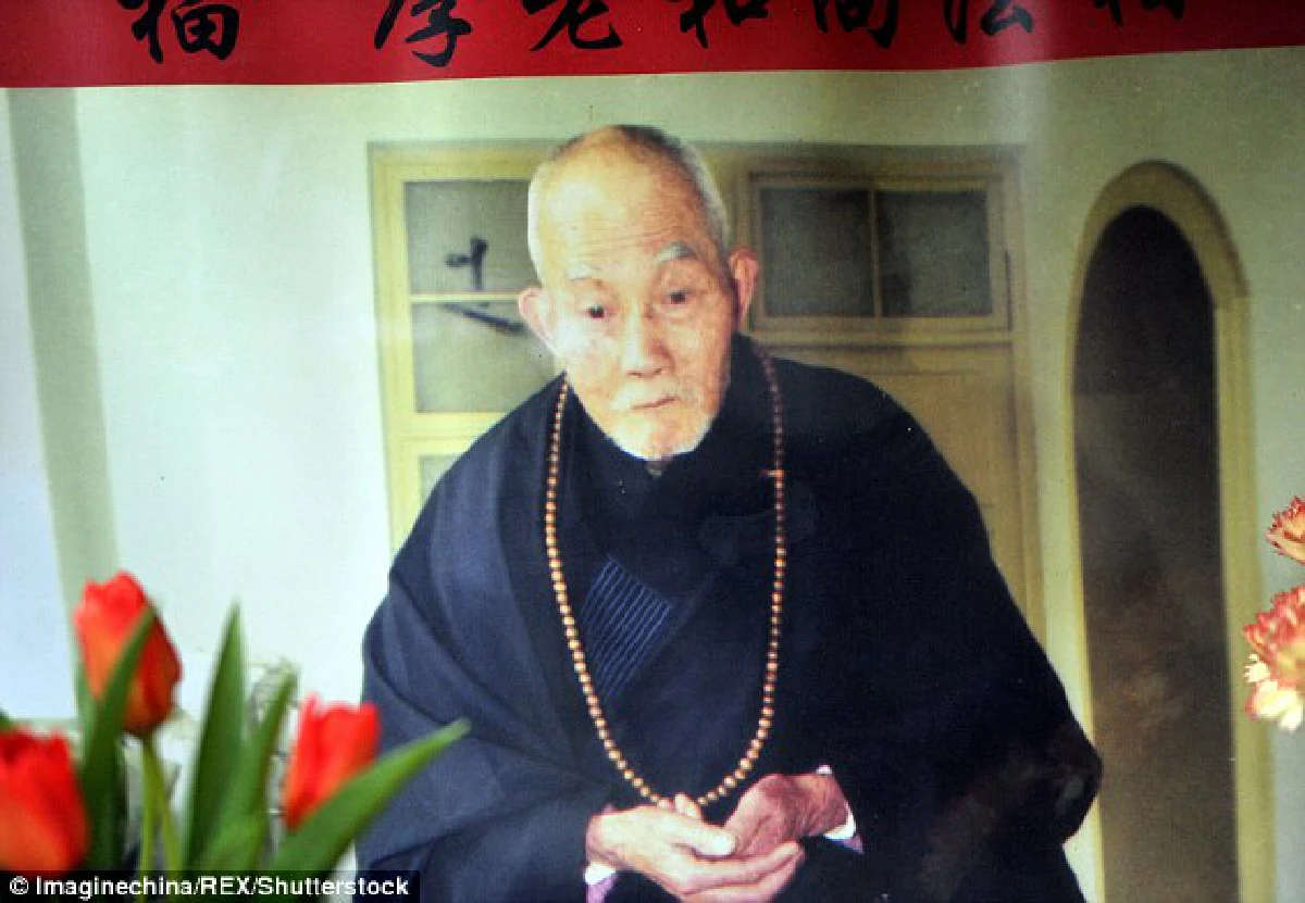 จีนเผยร่างมัมมี่พระสงฆ์วัย 94 ปีอยู่ในท่าขัดสมาธิ (มีคลิป)