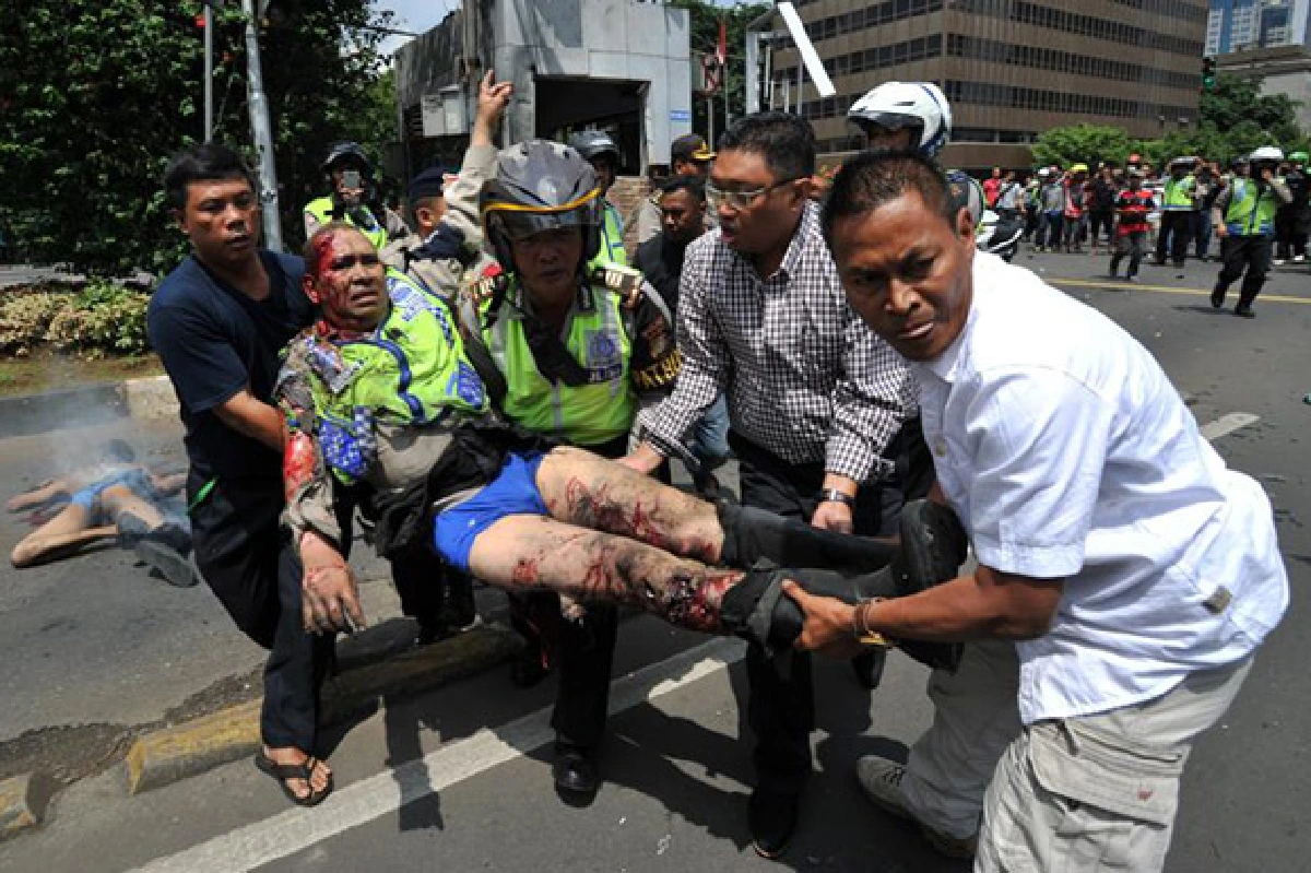At least 7 dead as police regain control in Jakarta bomb attack (UPDATE #2)