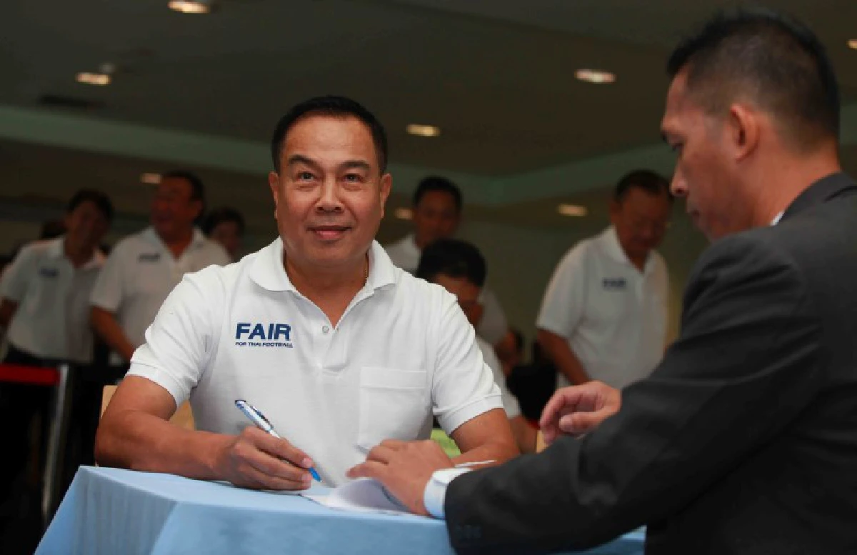 "แฟนบอลไม่ต้องการคุณวรวีร์แล้ว" สมยศ พุ่มพันธุ์ม่วง