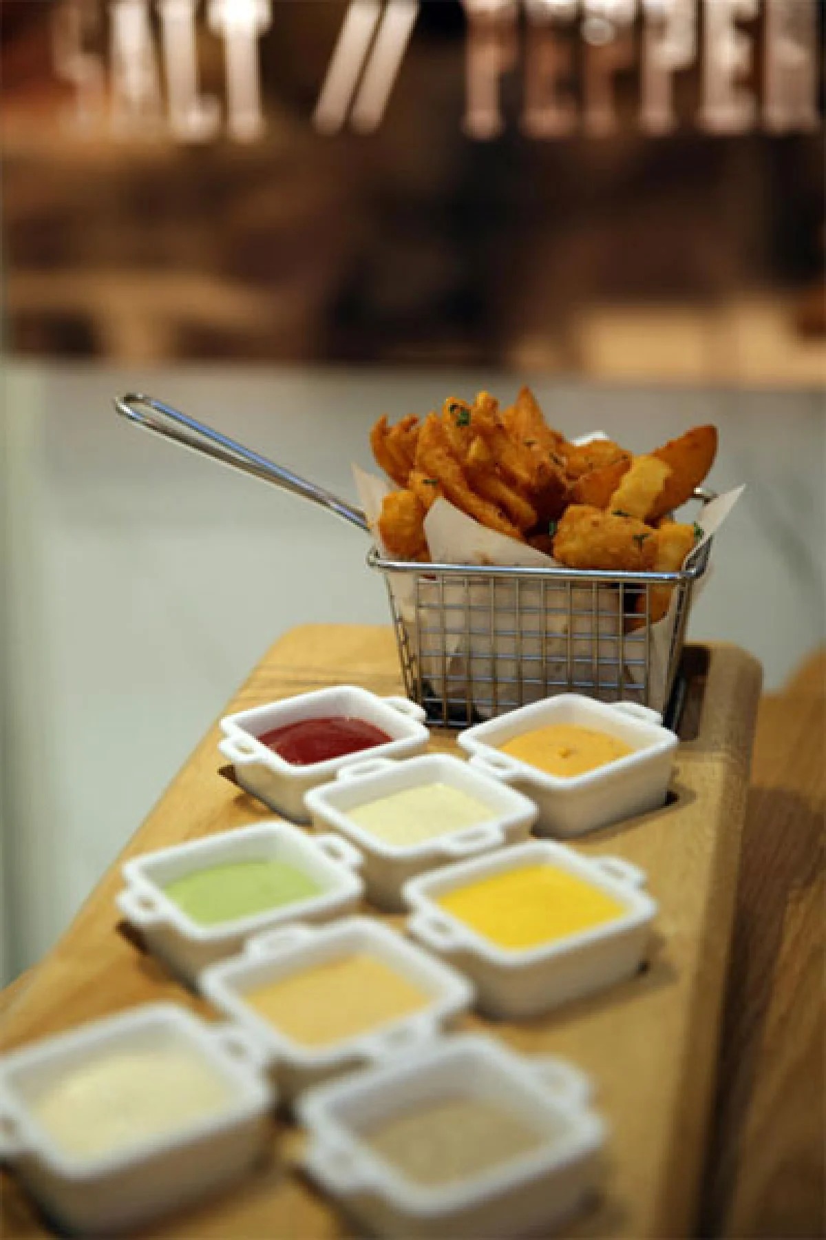 ซอลท์ // เปปเปอร์ ความต่างที่ขาดกันไม่ได้