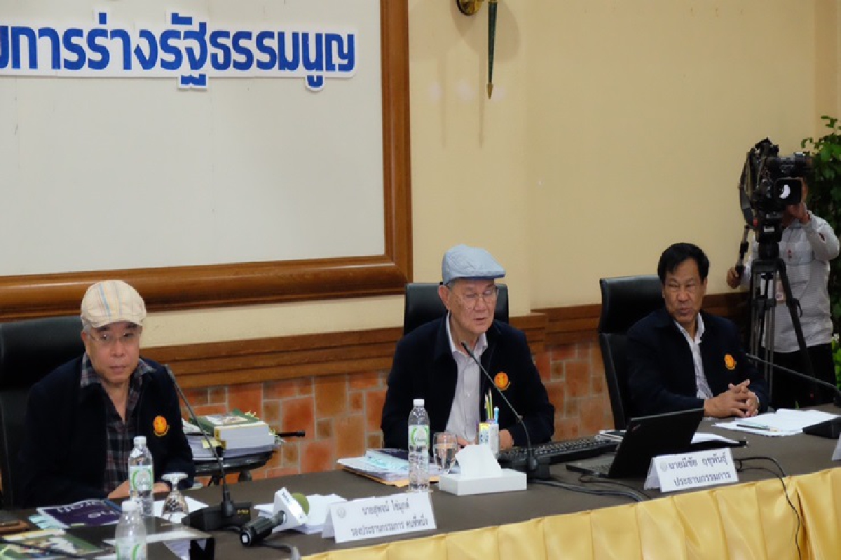 กรธ. เคาะกกต.7 คน มีวาระ 7ปี กรธ. เคาะกกต.7 คน มีวาระ 7ปี