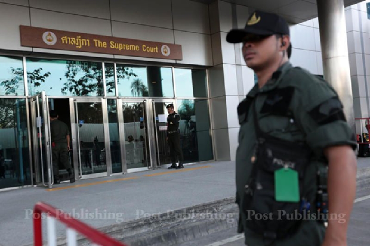 Yingluck hears TDRI president slam rice scheme as trial begins