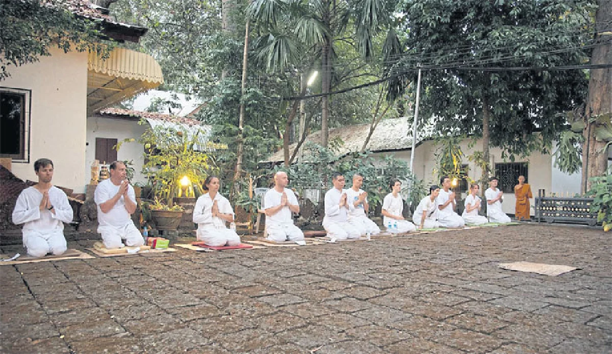 ปาโมทย์ใจที่วัดร่ำเปิง