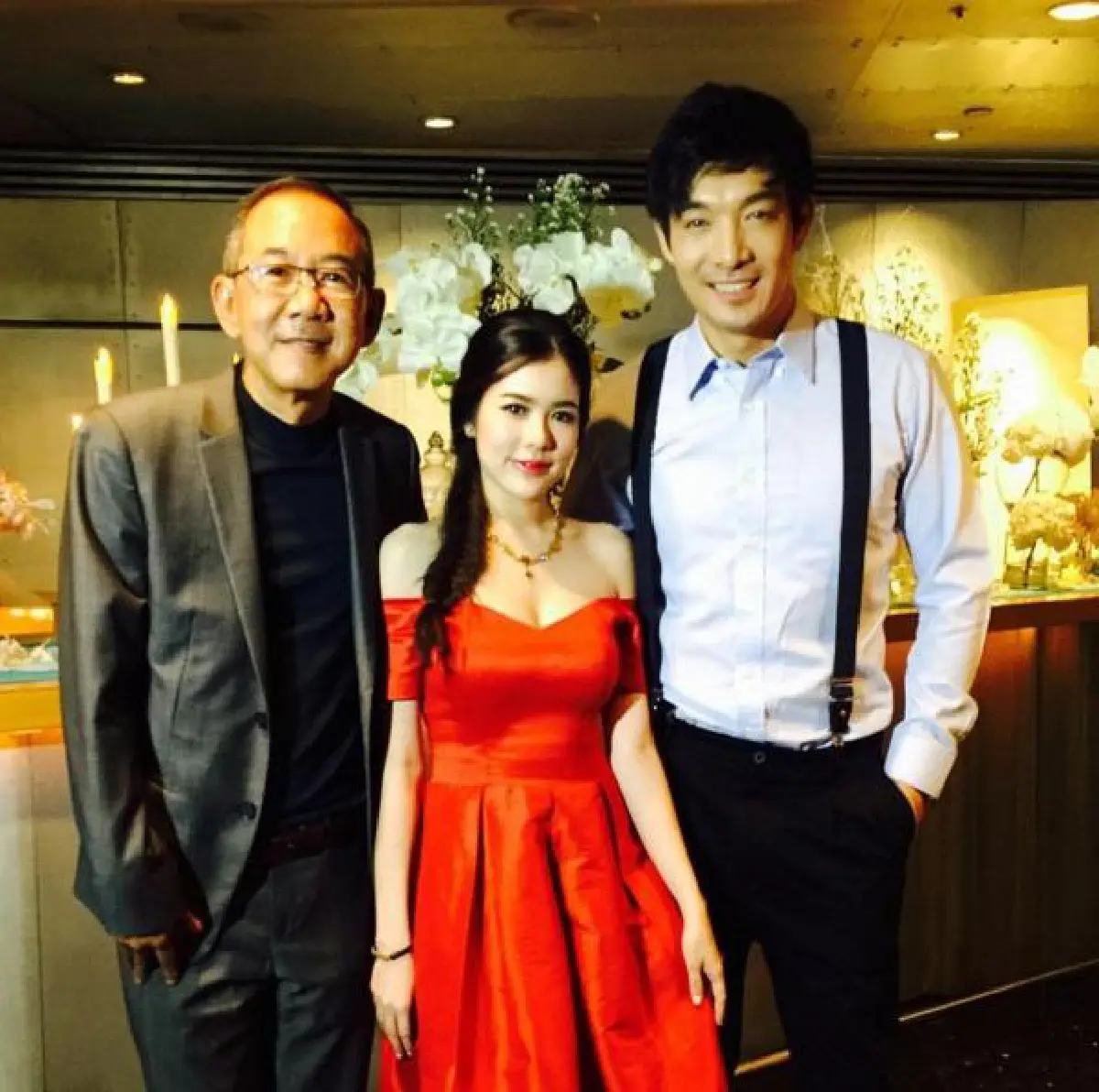 รักหวานฉ่ำ! โอ๊ต ควง จีน่า แฟนสาววัย 23 เข้าพิธีหมั้นแล้ว