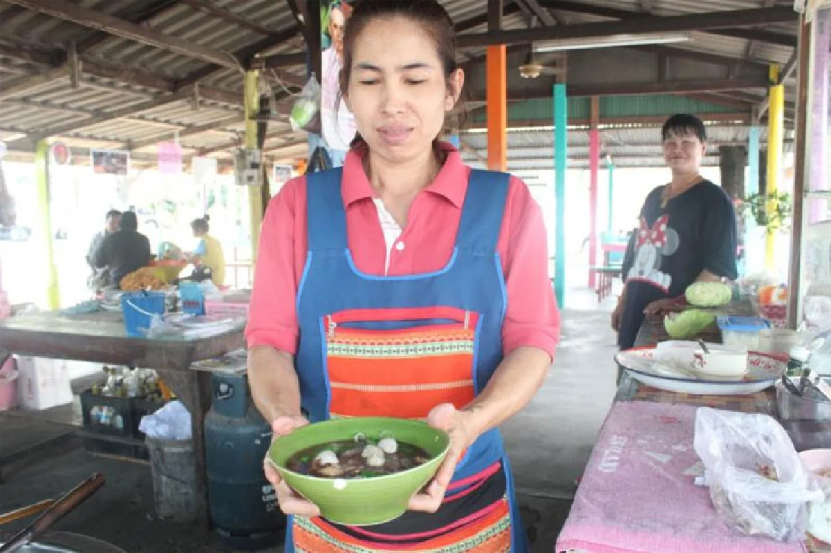 ก๋วยเตี๋ยว10บาท รสถูกปากราคาถูกใจ