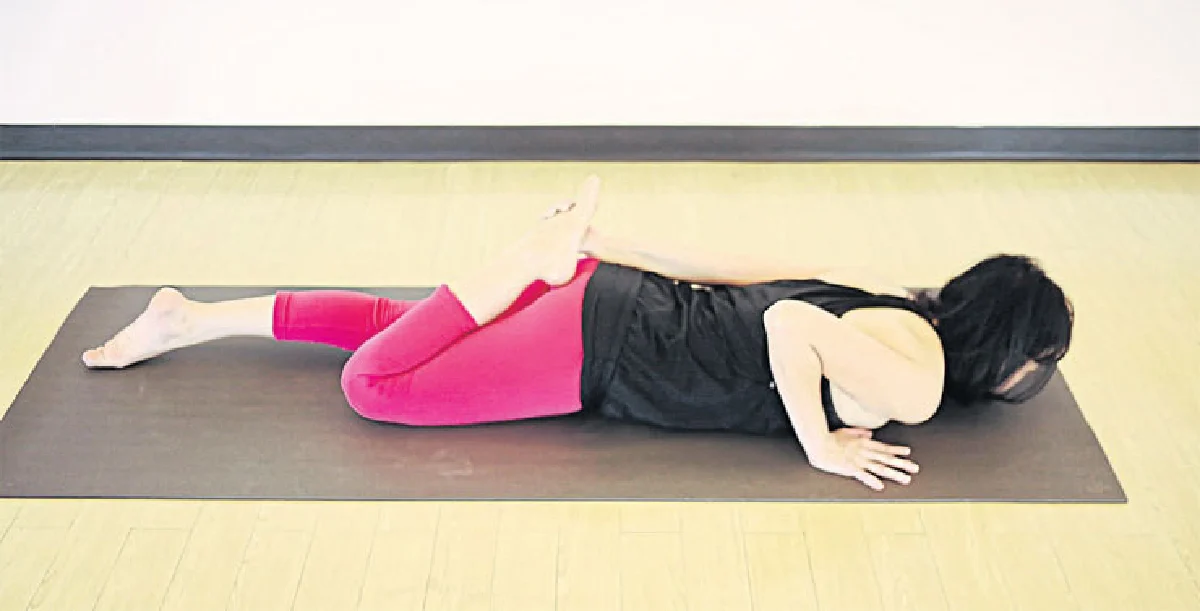 ท่าธนูสลับขาตะแคงตัว