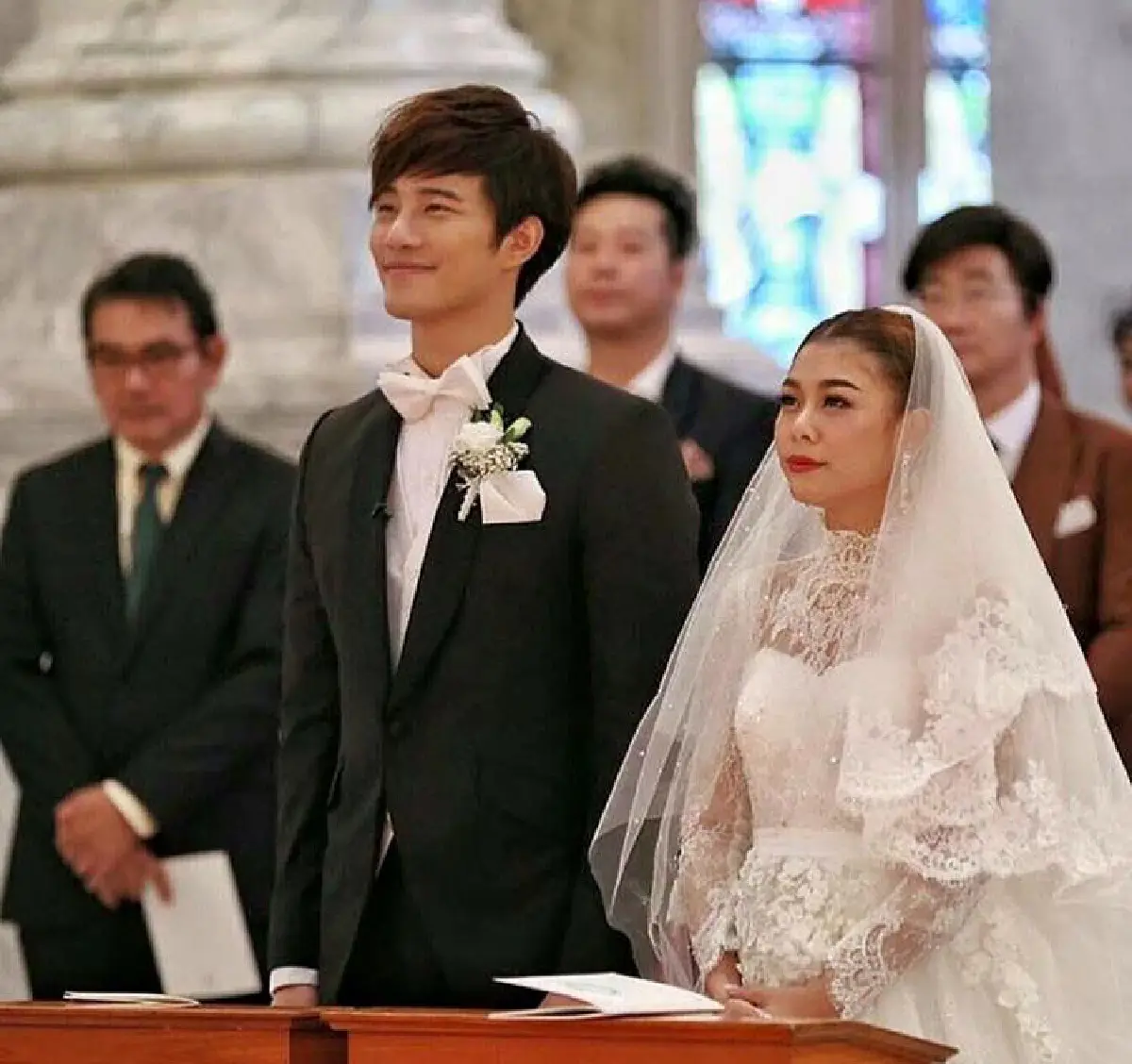 ชื่นมื่น! บี้ จูงมือ กุ๊บกิ๊บ เข้าพิธีวิวาห์สุดโรแมนติก