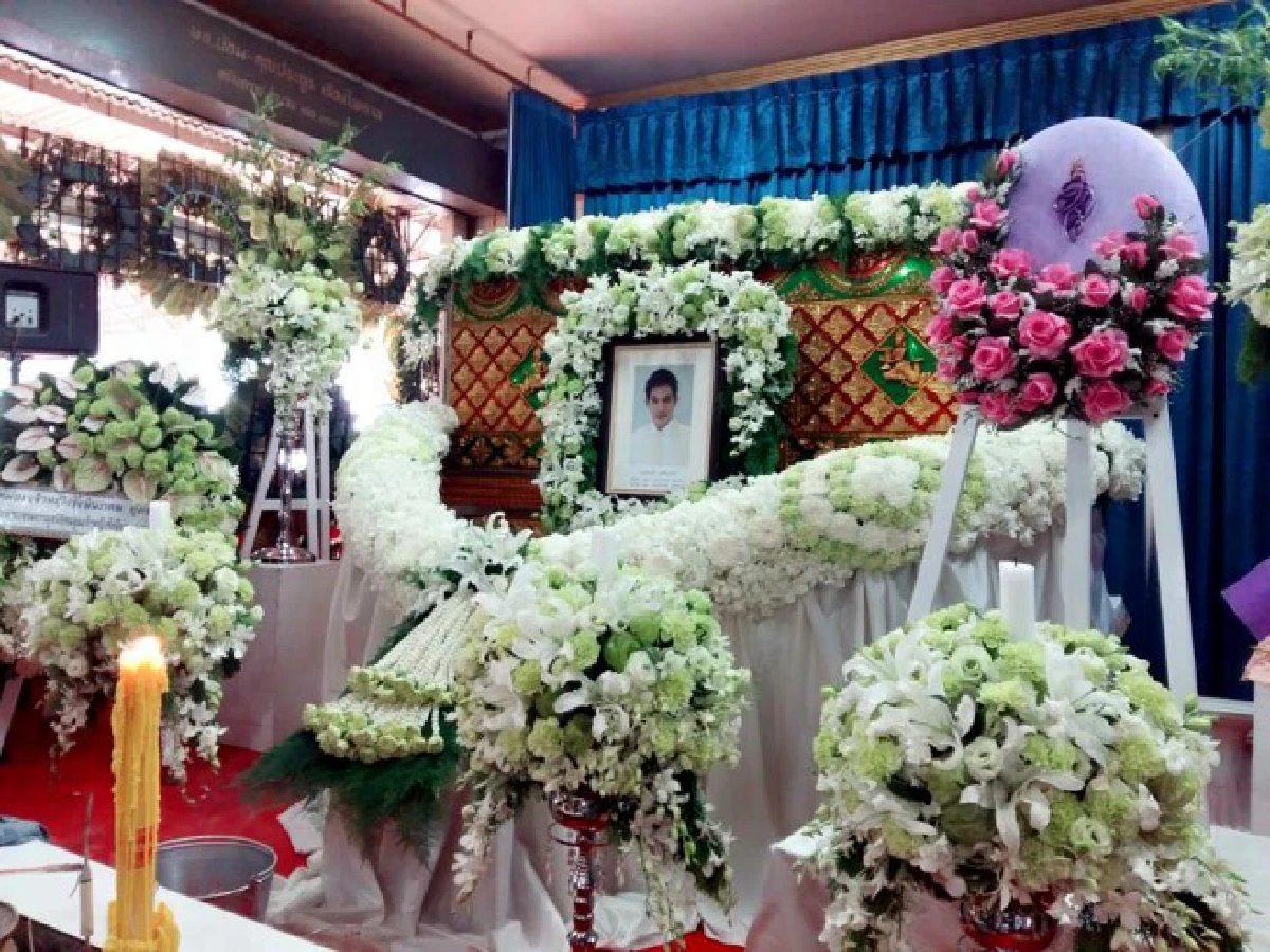 ประชาชนหลั่งไหลร่วมงานพระราชทานเพลิง "ปอ ทฤษฎี"