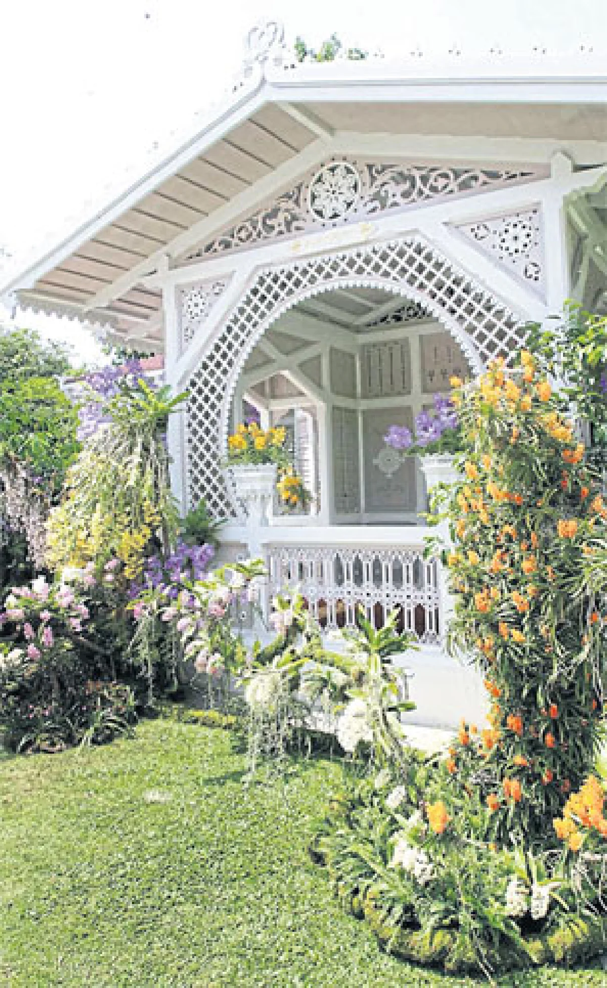 สวนแขวน... สวนสวยริมชายคา