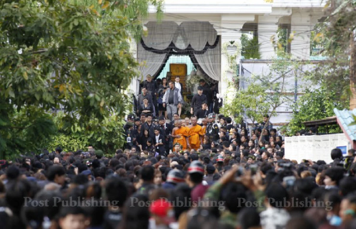 พระราชทานเพลิงศพ "ปอ ทฤษฎี" คนหลายหมื่นร่วมอาลัย