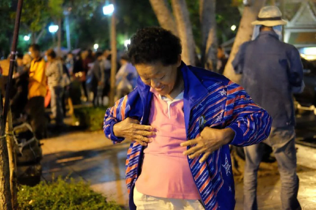 หนาวนี้...ขอความอบอุ่นให้ "คนไร้บ้าน-หมาจรจัด"