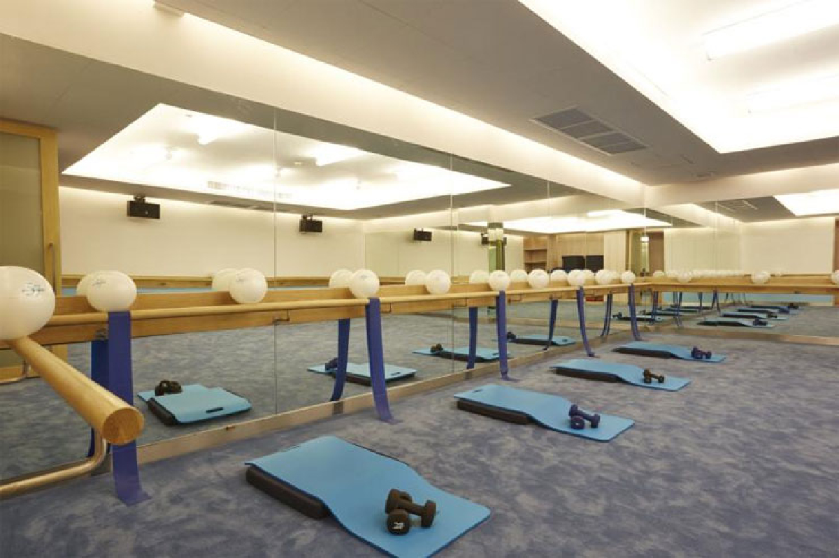 ท่าฟิตแอนด์เฟิร์ม จาก Physique 57 ท่าฟิตแอนด์เฟิร์ม จาก Physique 57
