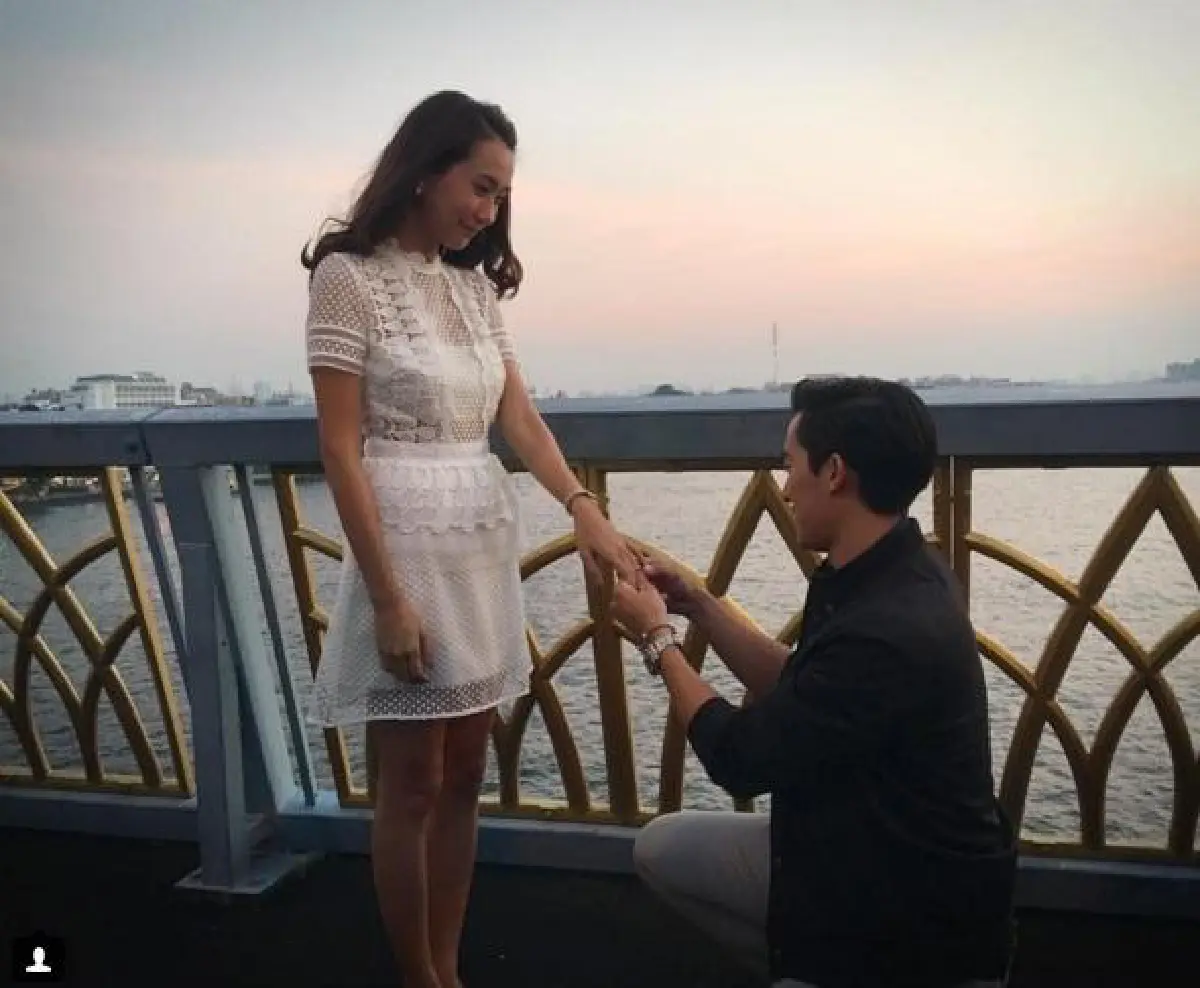 เอก เด็กวัด100ล้าน คุกเข่าขอ โบ นางเอกช่อง7 แต่งงานแล้ว!